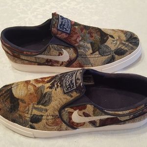 stefan janoski slip on floral